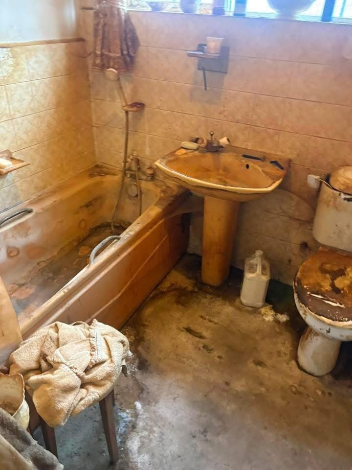 Real cleaning transformation by 2 of a Kind Cleaning Company